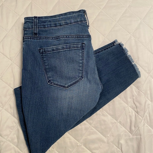 Hannah, Ankle length fringed jeans, Size 10 - Picture 3 of 3